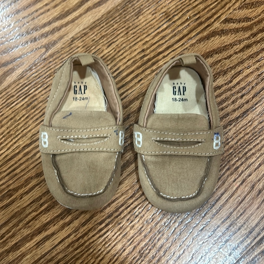 Shoes, GAP size 18/24 m good condition kids